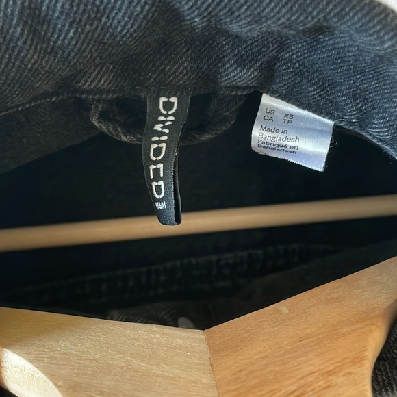 H&M Women’s Black Jean Jacket - Picture 4 of 4